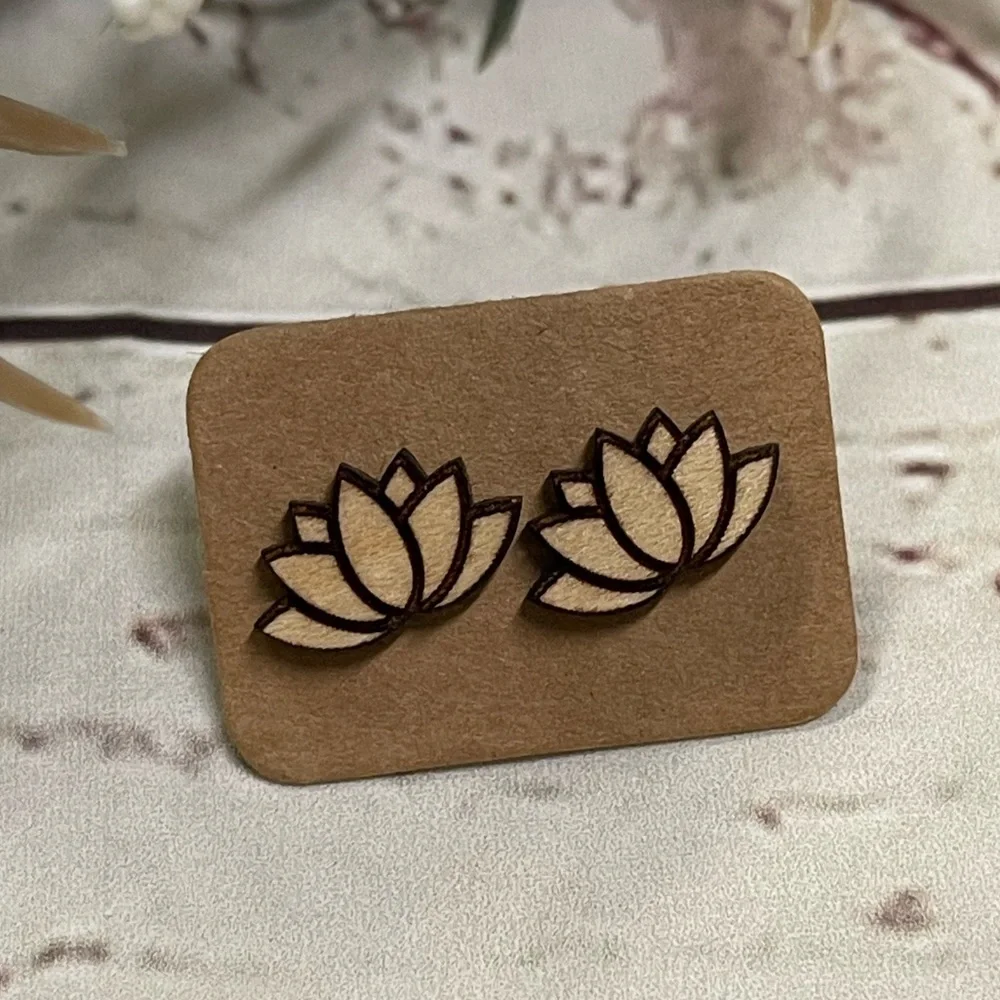 Flower Studs - Picture 1 of 1